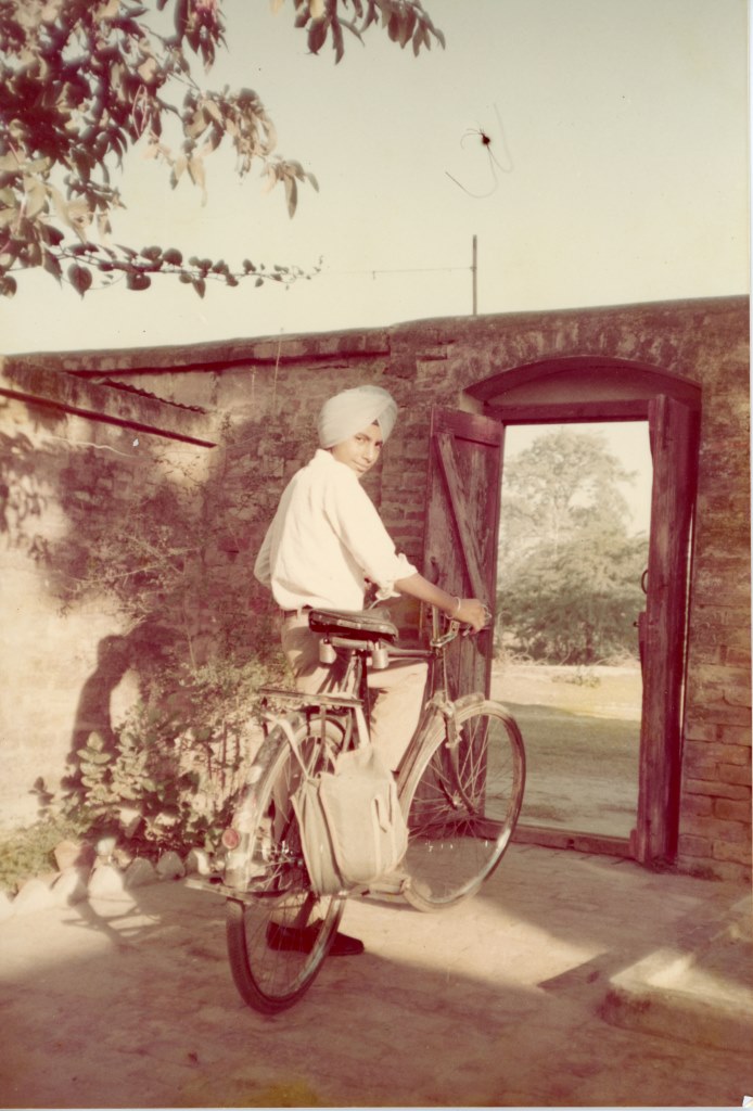 Heading Off to School, Punjab, 1975. Courtesy of the Kang Family.