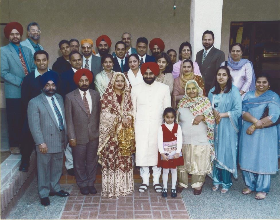 Extended Kang Family, Brother's Wedding, CA, 2001. Courtesy of the Kang Family.