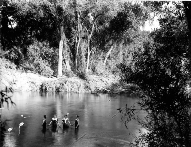 Feather River Recreation, 1900. Courtesy of the Community Memorial Museum of Sutter County.
