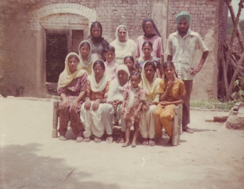 Everest Family, India